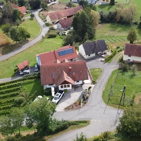 Homestay Gaestehaus - Camping- Weinhof Radl Kloch