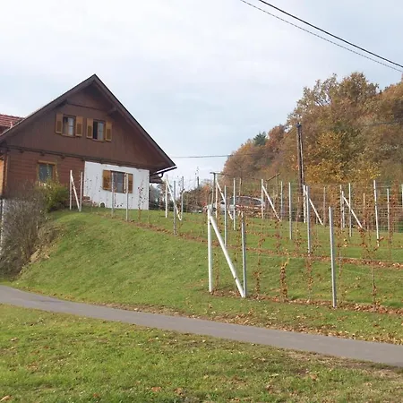 Gaestehaus - Camping- Weinhof Radl Homestay *