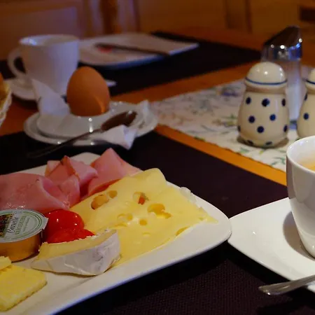 Gaestehaus - Camping- Weinhof Radl