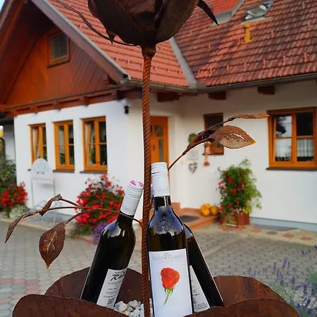 Homestay Gaestehaus - Camping- Weinhof Radl *