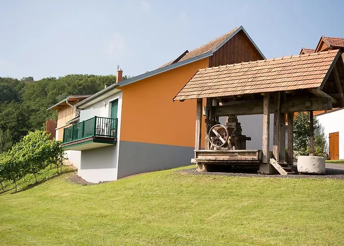 Gaestehaus - Camping- Weinhof Radl * Klöch