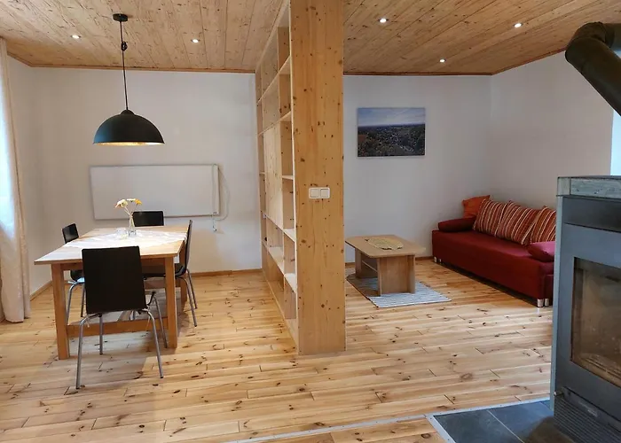 Pansiyon Gaestehaus - Camping- Weinhof Radl